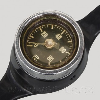 Hloubkoměr Pirelli od firmy Wilkie (Wilhelm Kiezler), Německo.