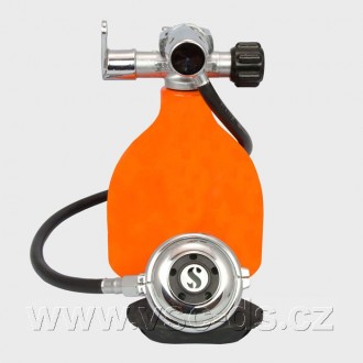 Potápěčská automatika Mark II od firmy SCUBAPRO.