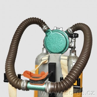 Potápěčský přístroj REKORD s automatikou AV2.