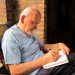 Prof. Dr. Stracimir Gošović při podpisu své knihy.