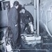 Experiment Meduza II - příprava potápěčů. První zleva Antoni Dębski, potápěč Władysław Szczepkowski. Foto: Janusz Uklejewski.