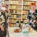 O pohoštění účastníků a hostů křtu se postaraly pracovnice knihovny paní Božena Hrušková a vedoucí paní Zuzana Kurucová (zleva)